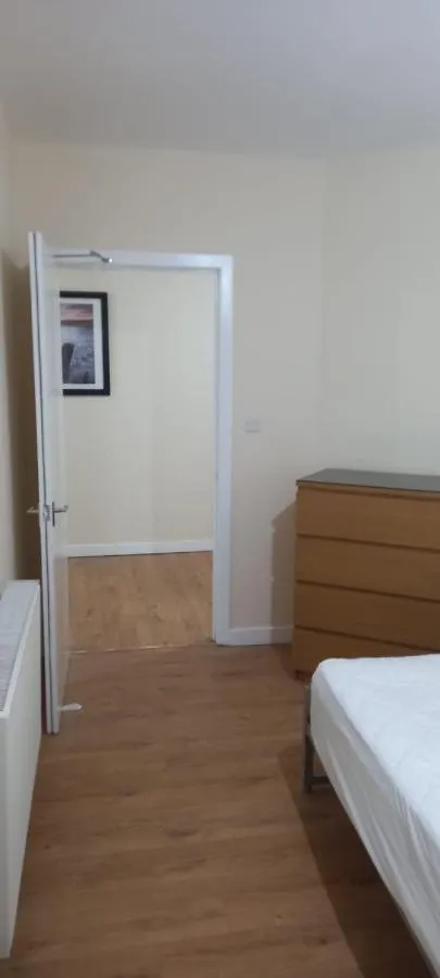 Lovely Spacious Double Beds Sleeps 8 Edinburgh Apartmán